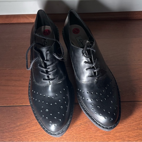 Clarks Other - Clarks Narrative Size 8.5 Leather Flat Formal Shoes